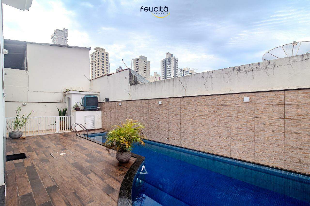 Casa de 4 quartos, 300m² no bairro Centro, em Balneário Camboriú | Eu Corretor