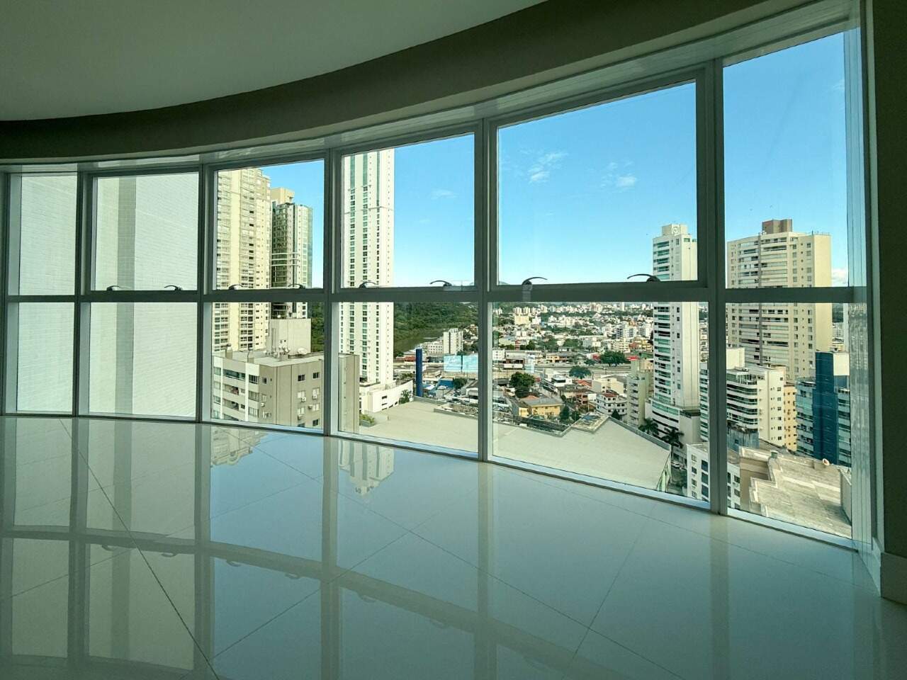 Apartamento de 3 quartos, 138m² no bairro Centro, em Balneário Camboriú | Eu Corretor