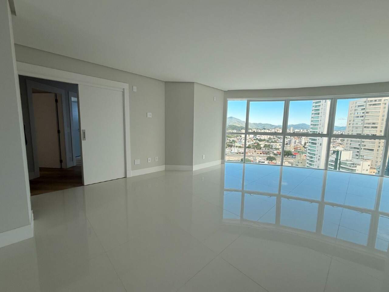 Apartamento de 3 quartos, 138m² no bairro Centro, em Balneário Camboriú | Eu Corretor