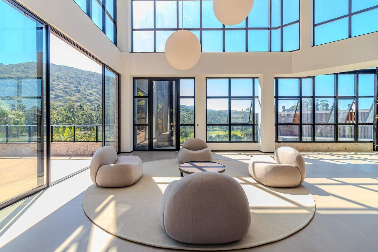 Casa de Condomínio de 6 quartos, 1744m² no bairro Ilhota, em Itapema | Eu Corretor