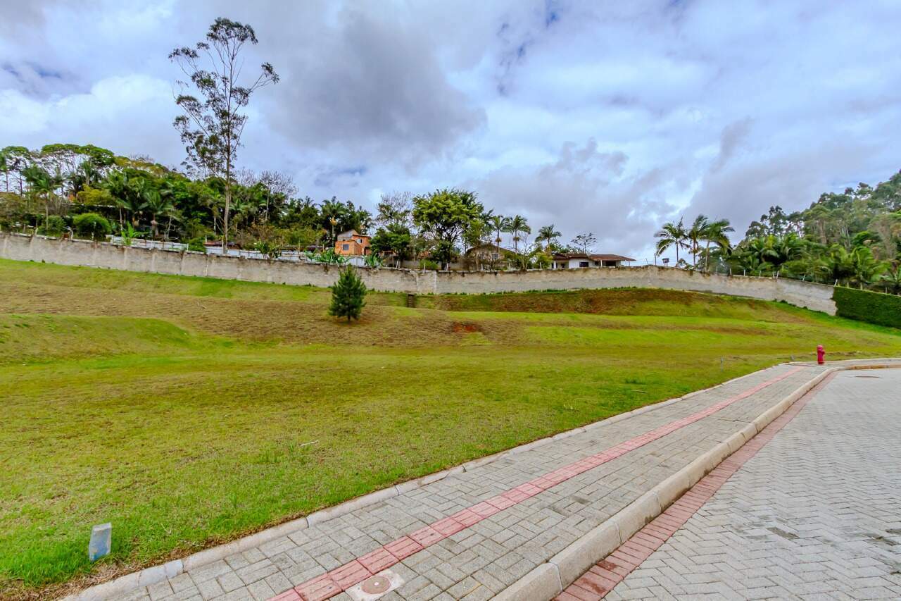 Lote/Terreno de 939m² no bairro Rio do Meio, em Camboriú | Eu Corretor