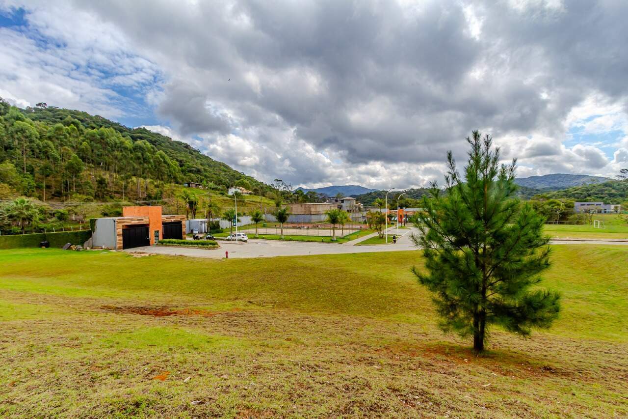 Lote/Terreno de 939m² no bairro Rio do Meio, em Camboriú | Eu Corretor