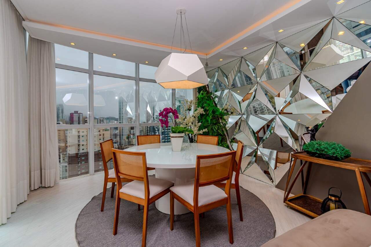 Apartamento de 3 quartos, 130m² no bairro Centro, em Balneário Camboriú | Eu Corretor