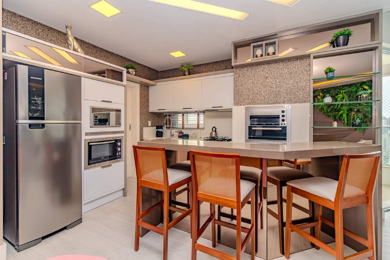 Apartamento de 3 quartos, 130m² no bairro Centro, em Balneário Camboriú | Eu Corretor