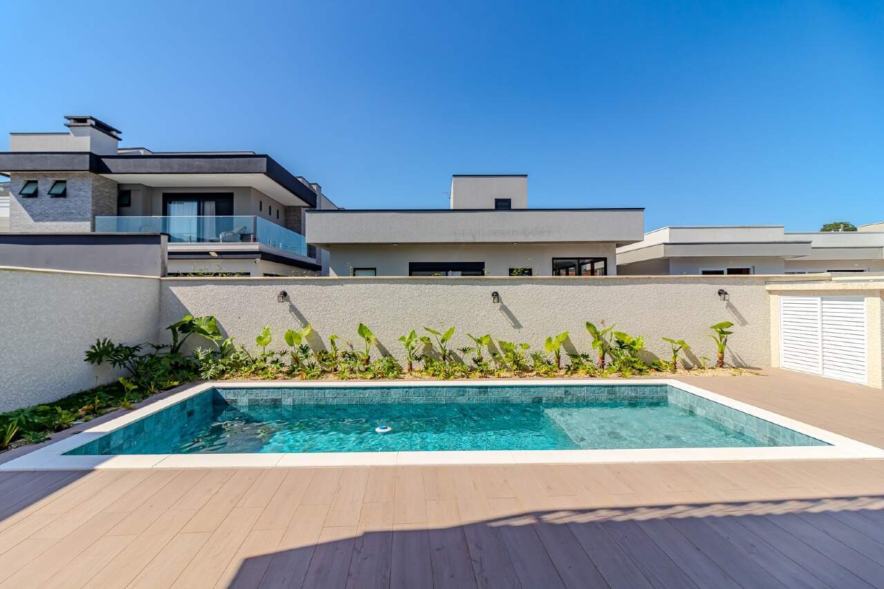 Casa de Condomínio de 3 quartos, 318m² no bairro Santa Regina, em Camboriú | Eu Corretor