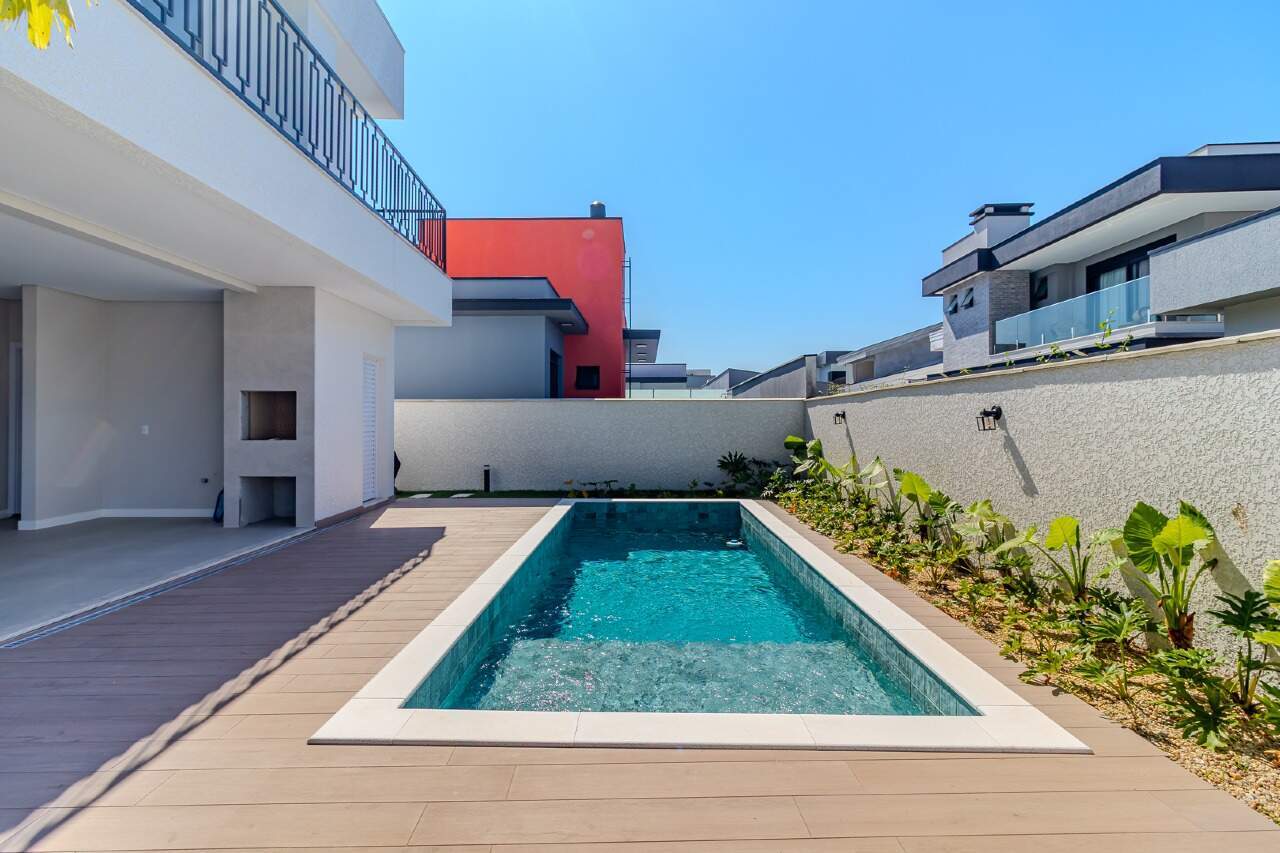 Casa de Condomínio de 3 quartos, 318m² no bairro Santa Regina, em Camboriú | Eu Corretor