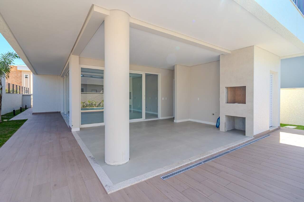 Casa de Condomínio de 3 quartos, 318m² no bairro Santa Regina, em Camboriú | Eu Corretor