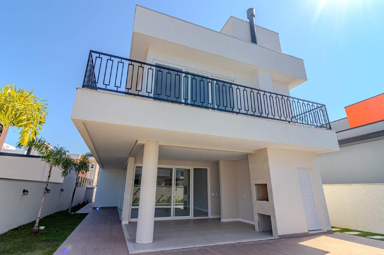 Casa de Condomínio de 3 quartos, 318m² no bairro Santa Regina, em Camboriú | Eu Corretor