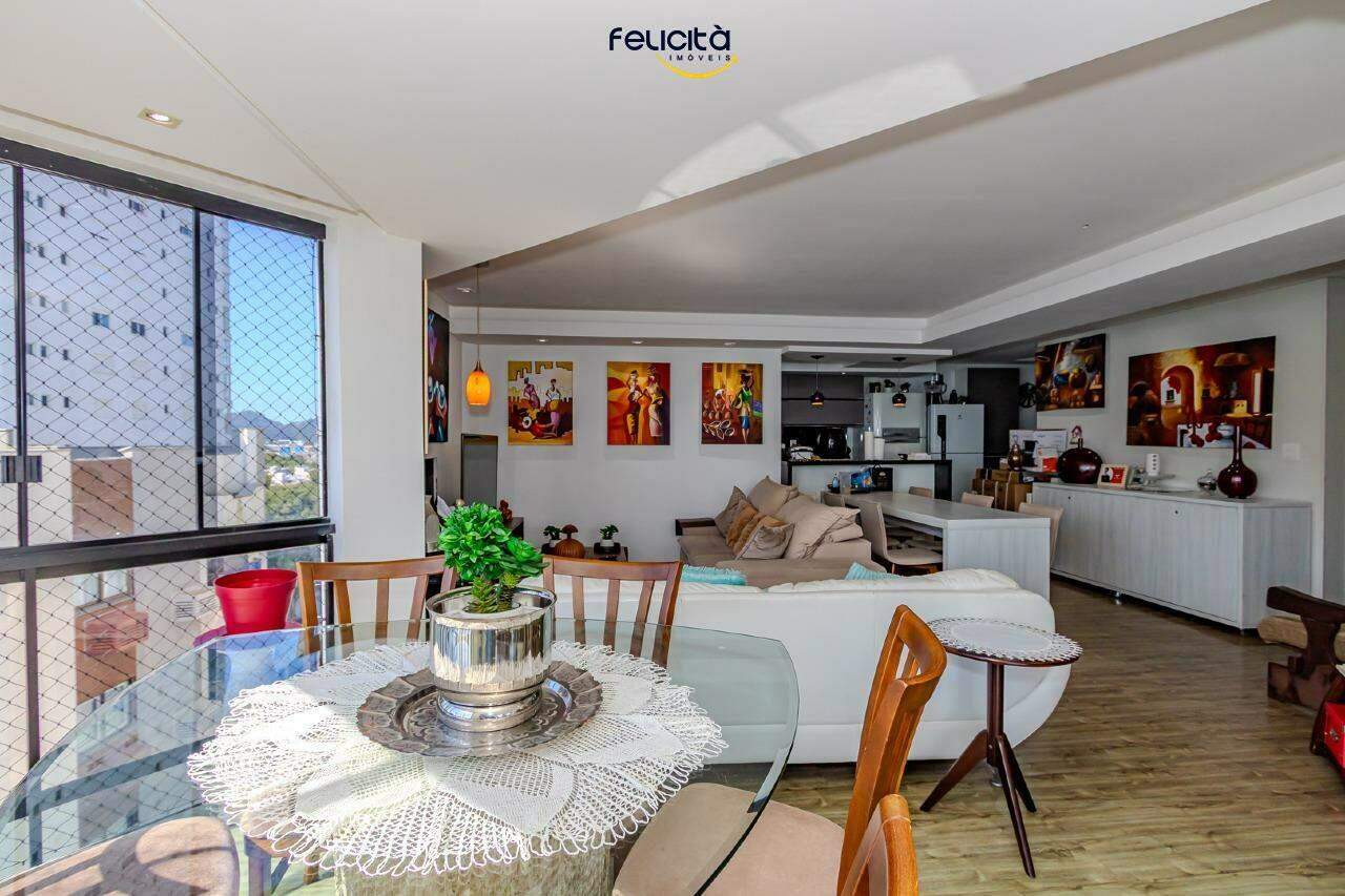 Apartamento de 2 quartos, 103m² no bairro Centro, em Balneário Camboriú | Eu Corretor