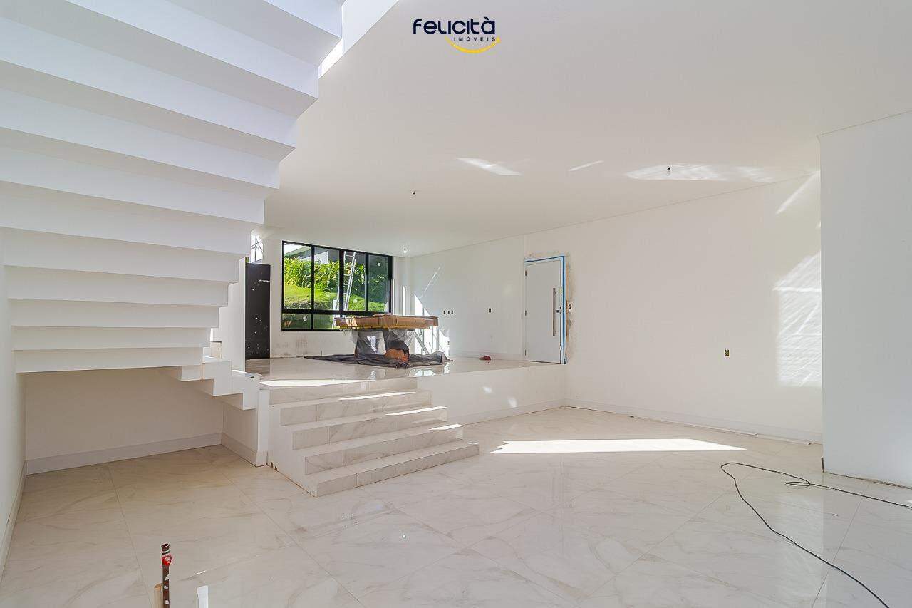 Casa de Condomínio de 4 quartos, 570m² no bairro Barra, em Balneário Camboriú | Eu Corretor