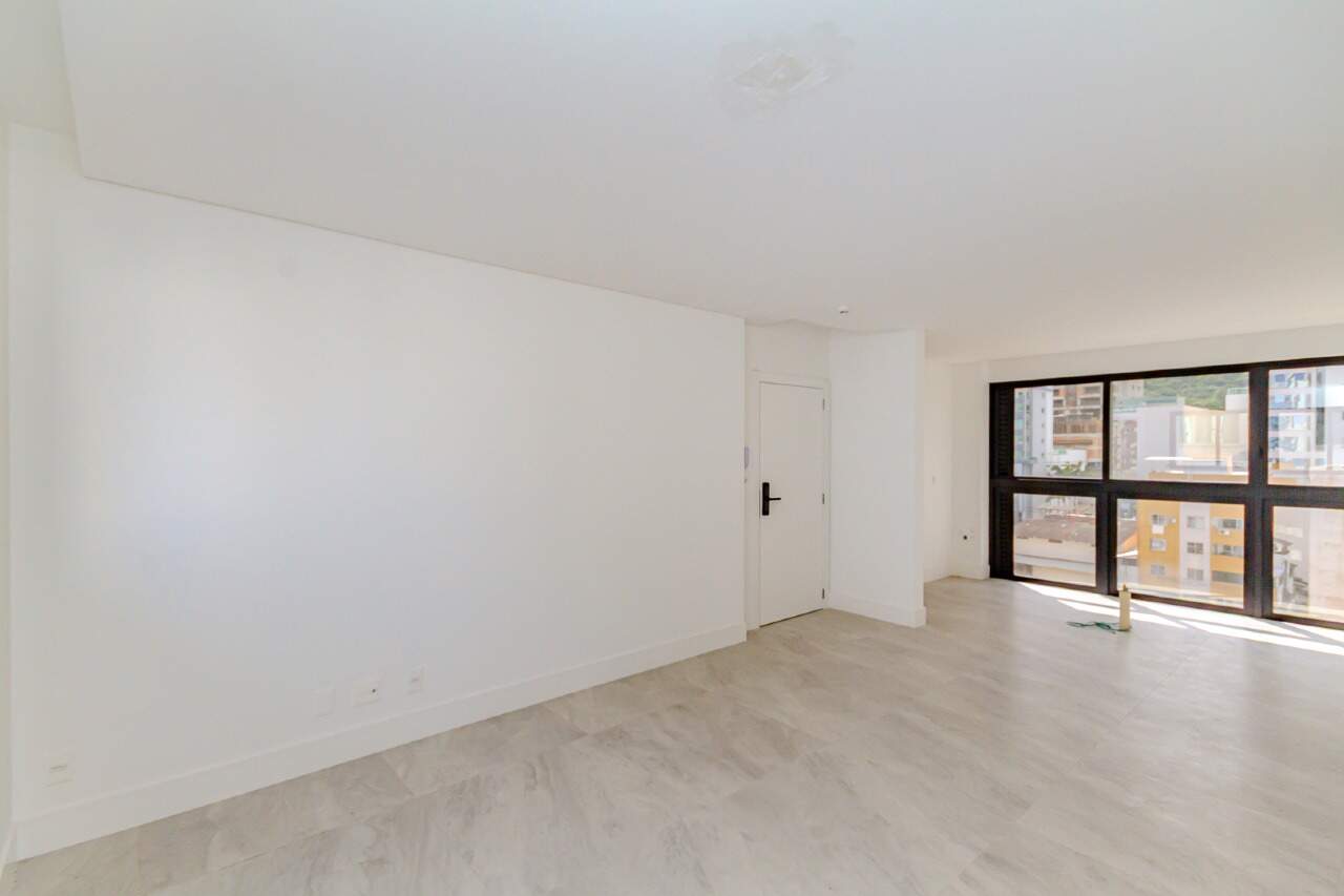 Apartamento de 3 quartos, 111m² no bairro Pioneiros, em Balneário Camboriú | Eu Corretor