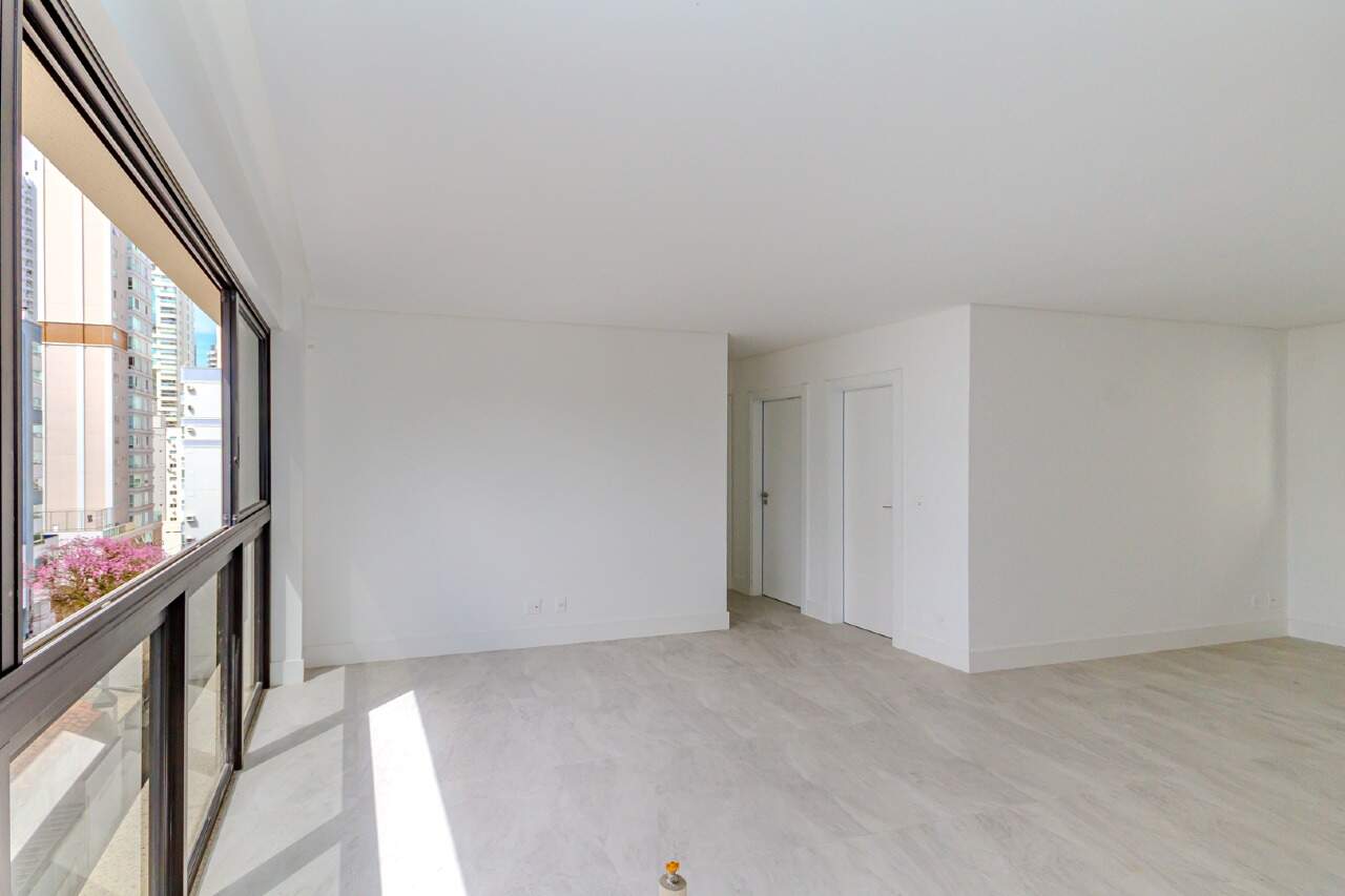 Apartamento de 3 quartos, 111m² no bairro Pioneiros, em Balneário Camboriú | Eu Corretor