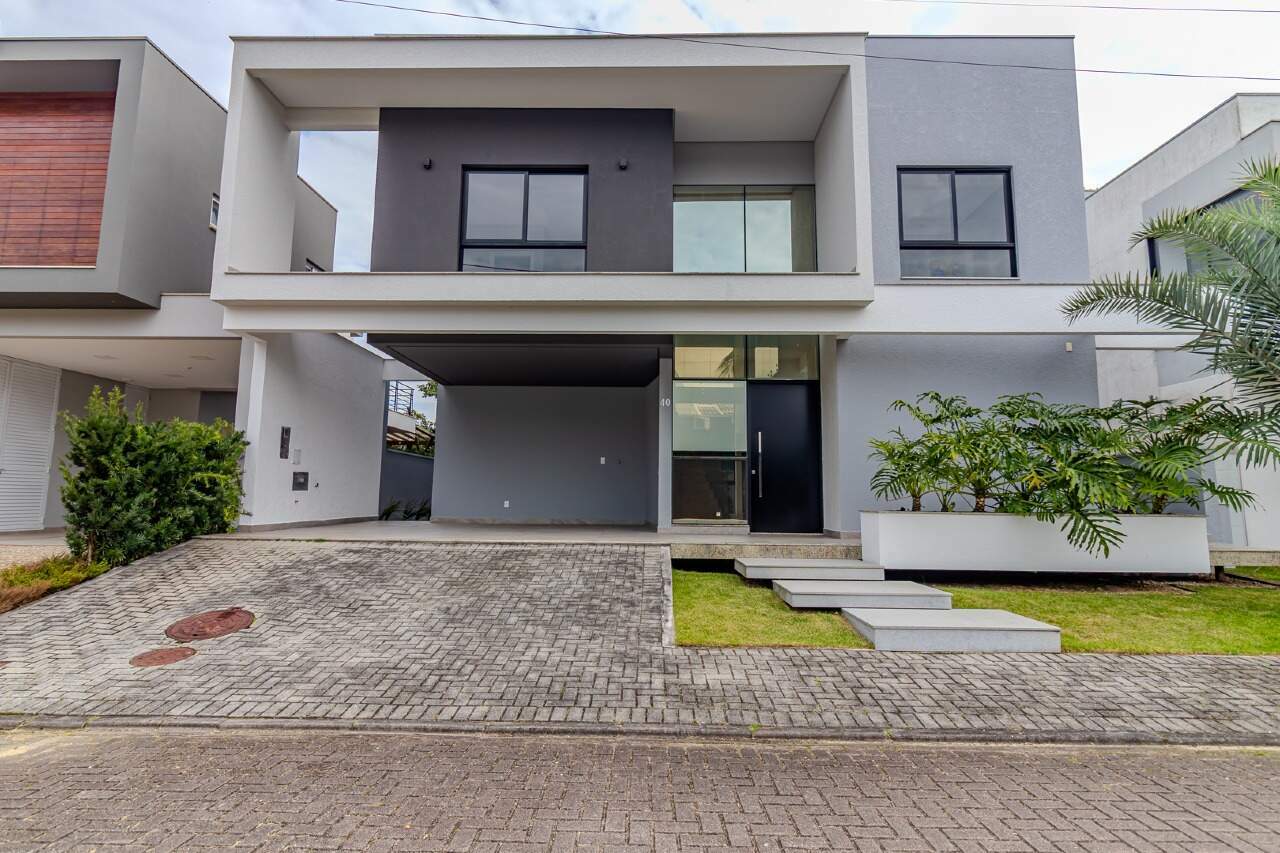 Casa de Condomínio de 5 quartos, 300m² no bairro Barra, em Balneário Camboriú | Eu Corretor