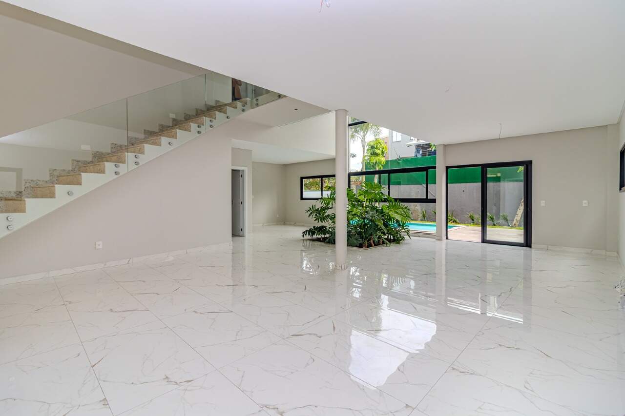 Casa de Condomínio de 5 quartos, 300m² no bairro Barra, em Balneário Camboriú | Eu Corretor