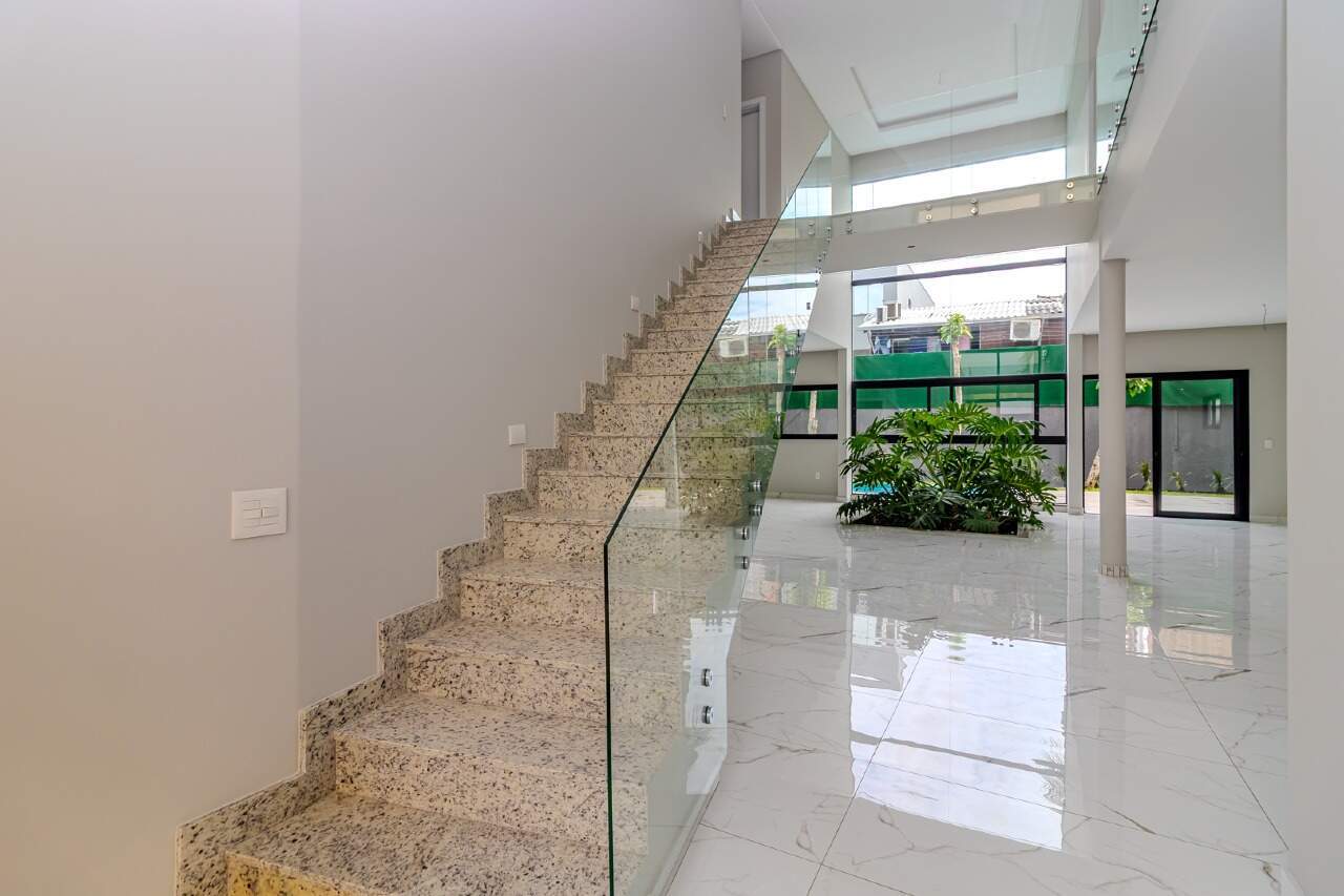 Casa de Condomínio de 5 quartos, 300m² no bairro Barra, em Balneário Camboriú | Eu Corretor