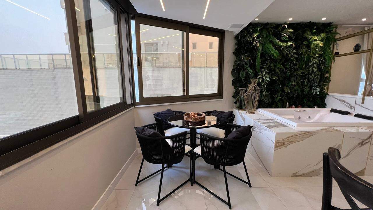 Apartamento de 3 quartos, 169m² no bairro Centro, em Balneário Camboriú | Eu Corretor