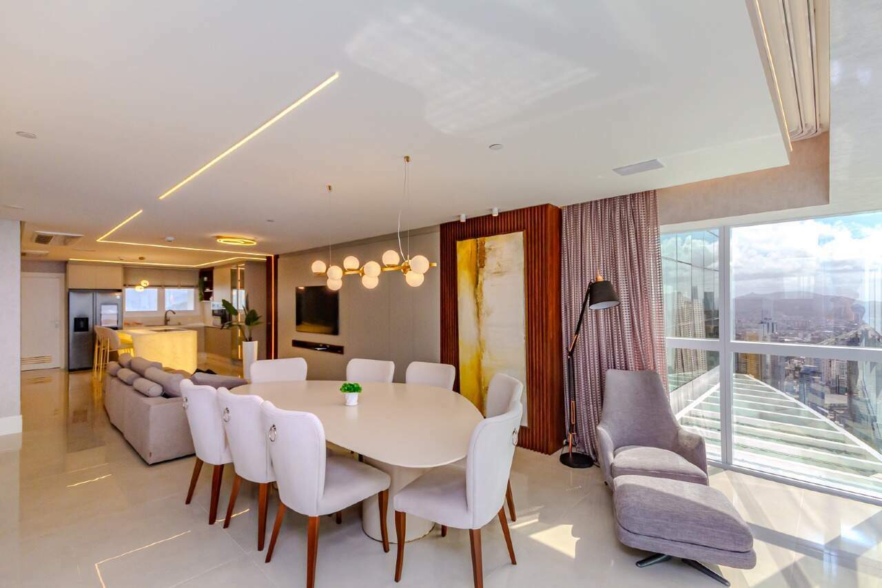 Apartamento de 4 quartos, 198m² no bairro Centro, em Balneário Camboriú | Eu Corretor