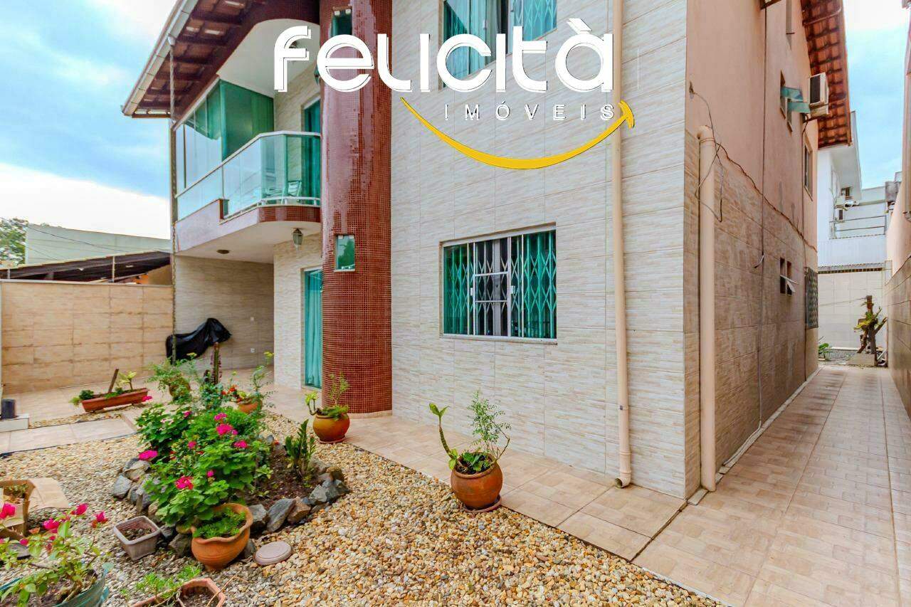 Casa de 4 quartos, 242m² no bairro Centro, em Balneário Camboriú | Eu Corretor