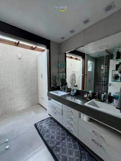 Apartamento de 3 quartos, 352m² no bairro Centro, em Balneário Camboriú | Eu Corretor