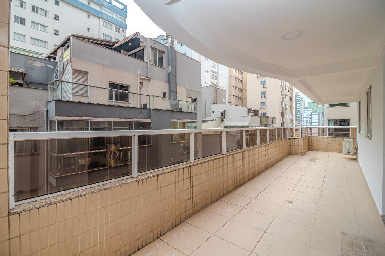 Apartamento diferenciado à venda no Centro: 