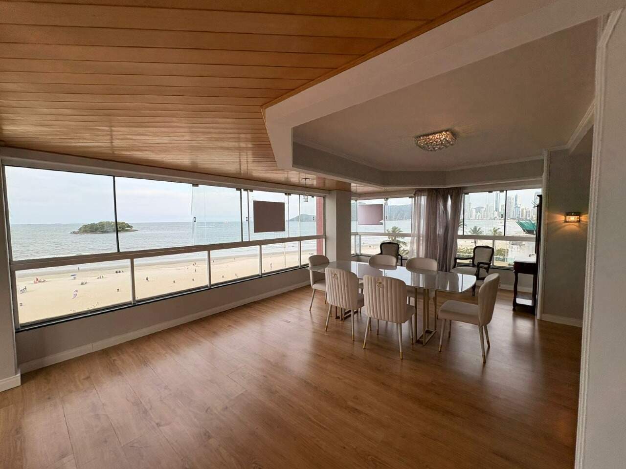 Apartamento de 3 quartos, 230m² no bairro Centro, em Balneário Camboriú | Eu Corretor