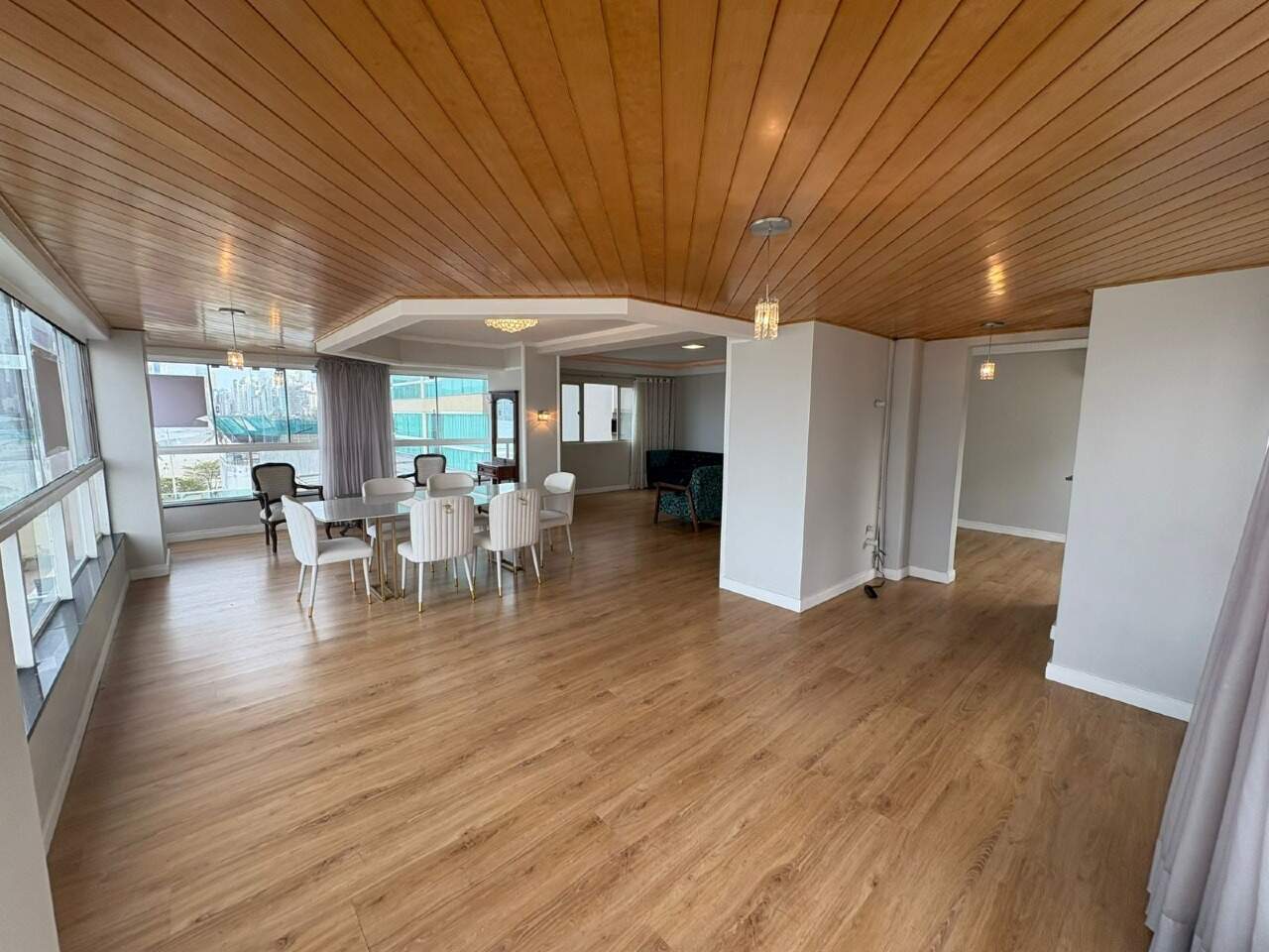 Apartamento de 3 quartos, 230m² no bairro Centro, em Balneário Camboriú | Eu Corretor