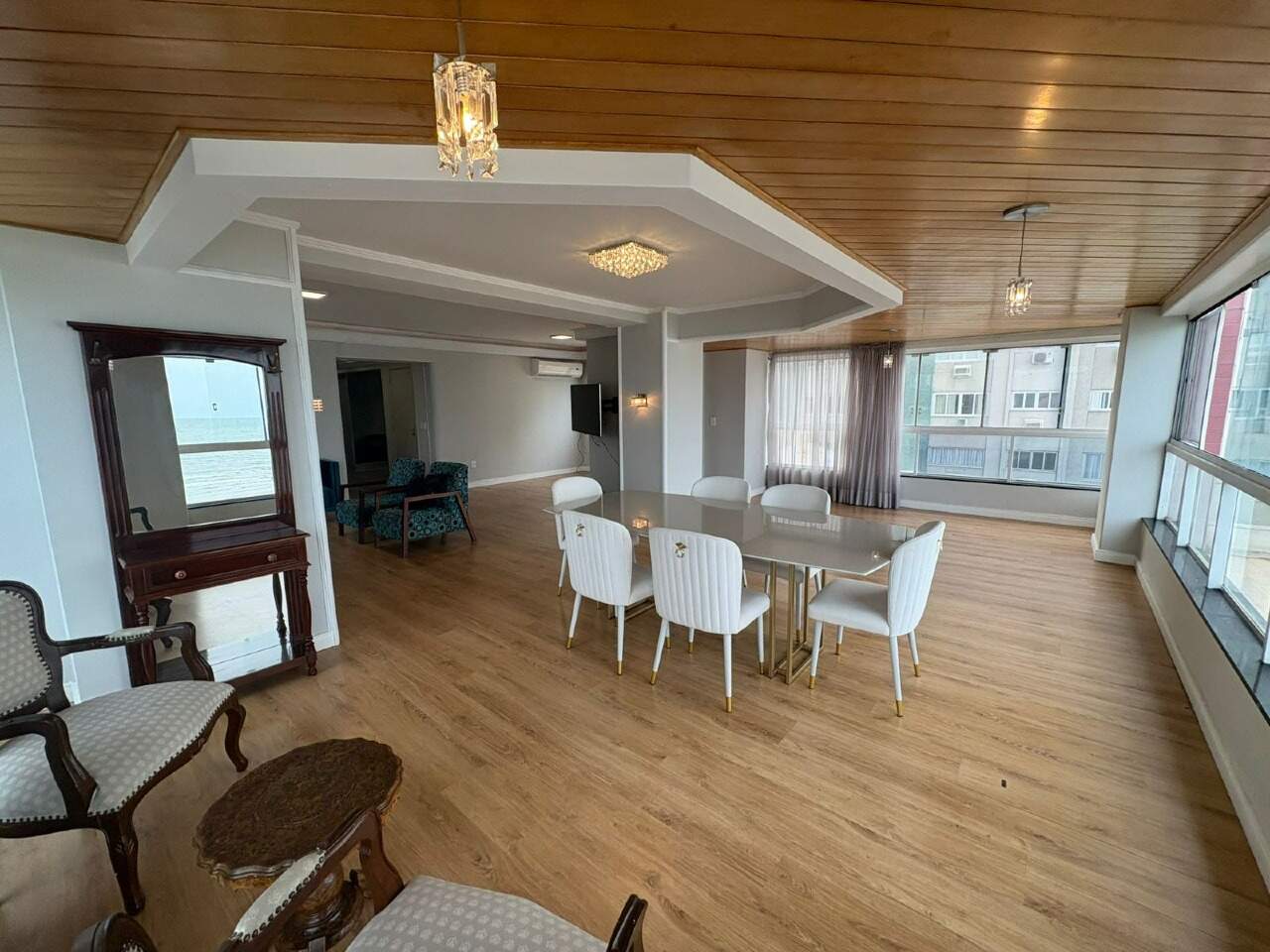 Apartamento de 3 quartos, 230m² no bairro Centro, em Balneário Camboriú | Eu Corretor