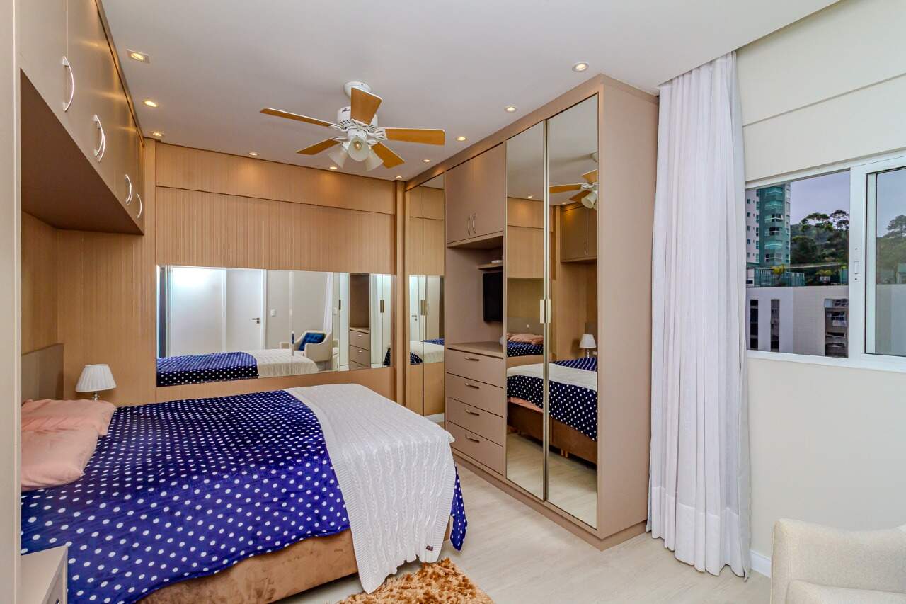 Apartamento à venda no Pioneiros: 