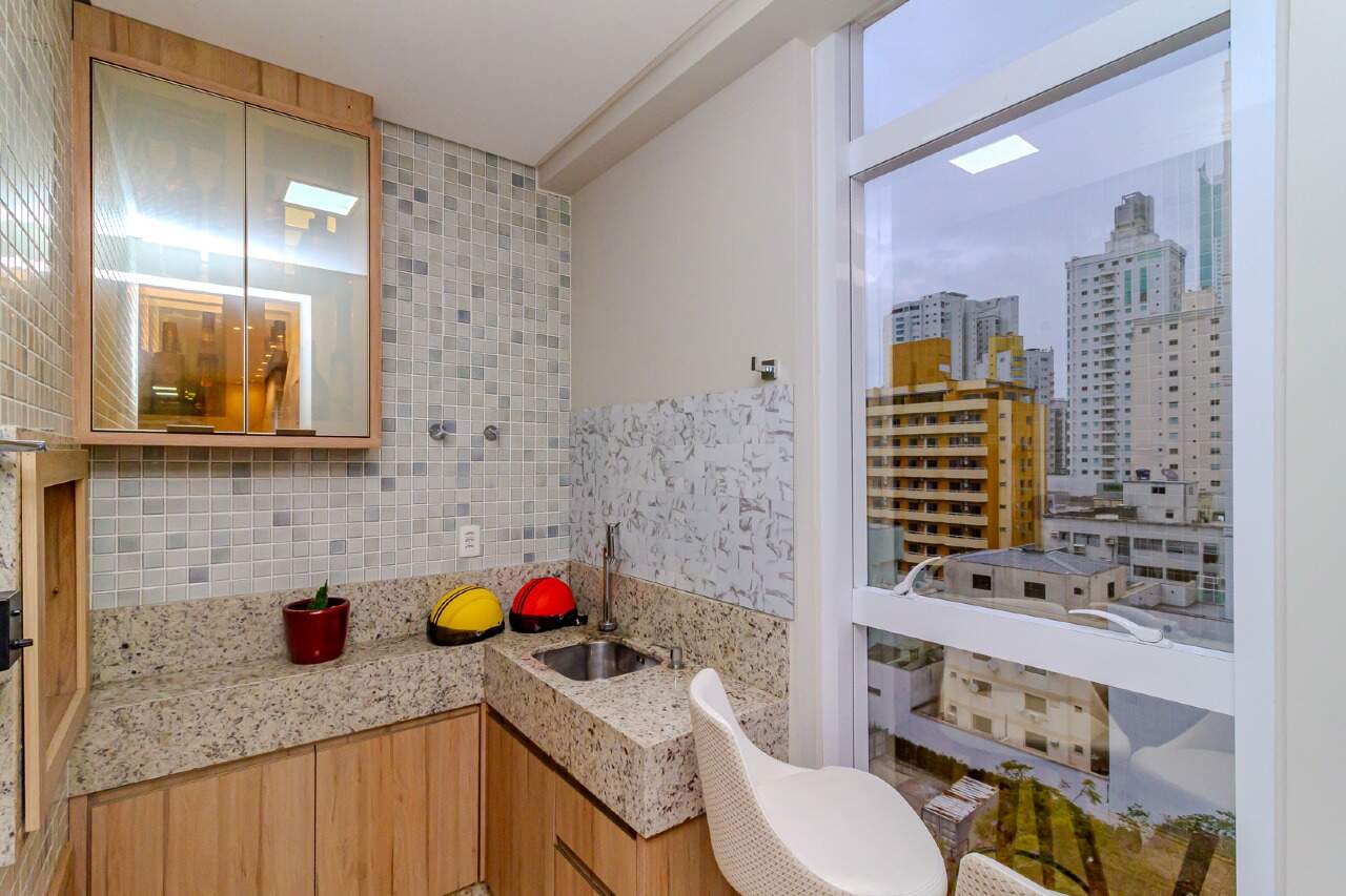 Apartamento à venda no Pioneiros: 