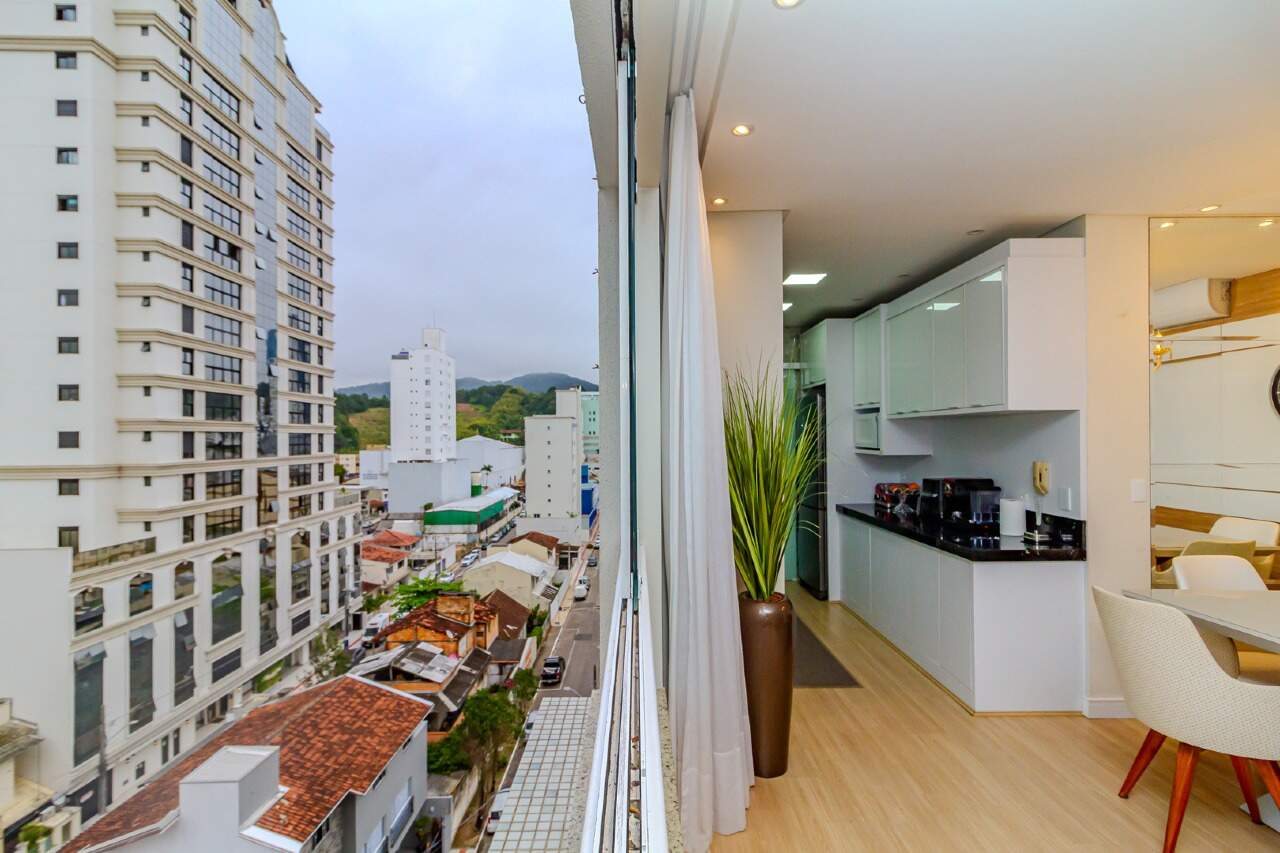 Apartamento à venda no Pioneiros: 