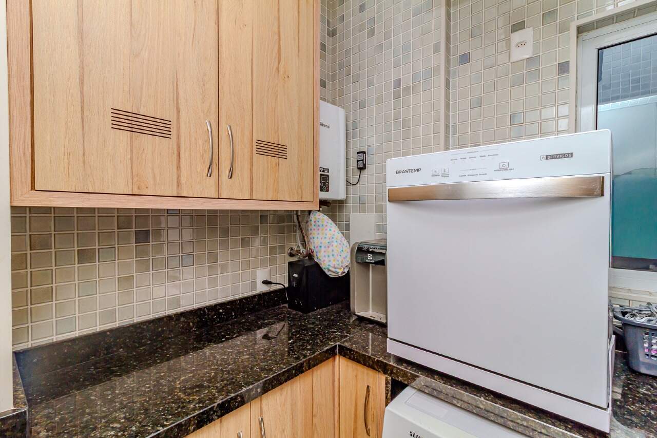 Apartamento à venda no Pioneiros: 