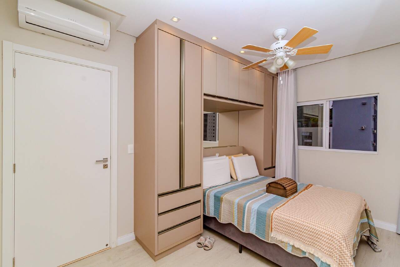 Apartamento à venda no Pioneiros: 