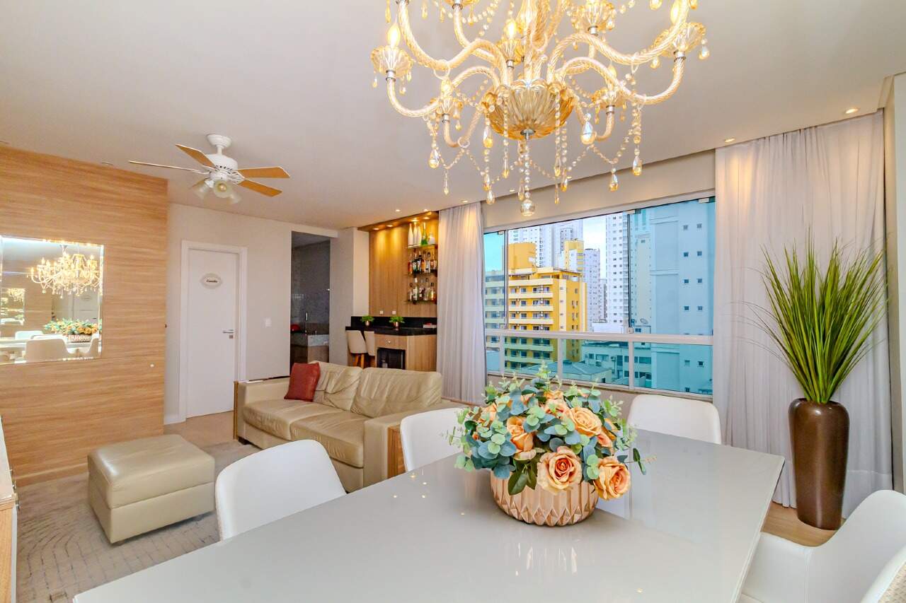 Apartamento à venda no Pioneiros: 