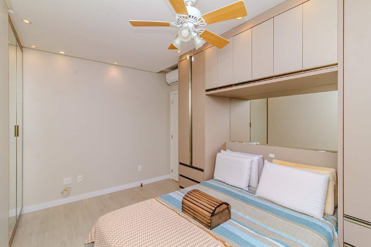 Apartamento à venda no Pioneiros: 