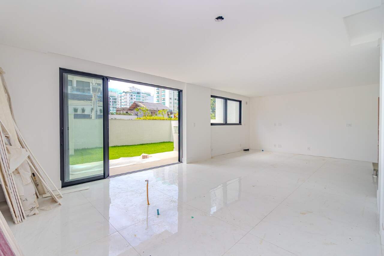 Apartamento diferenciado à venda no Praia Brava: