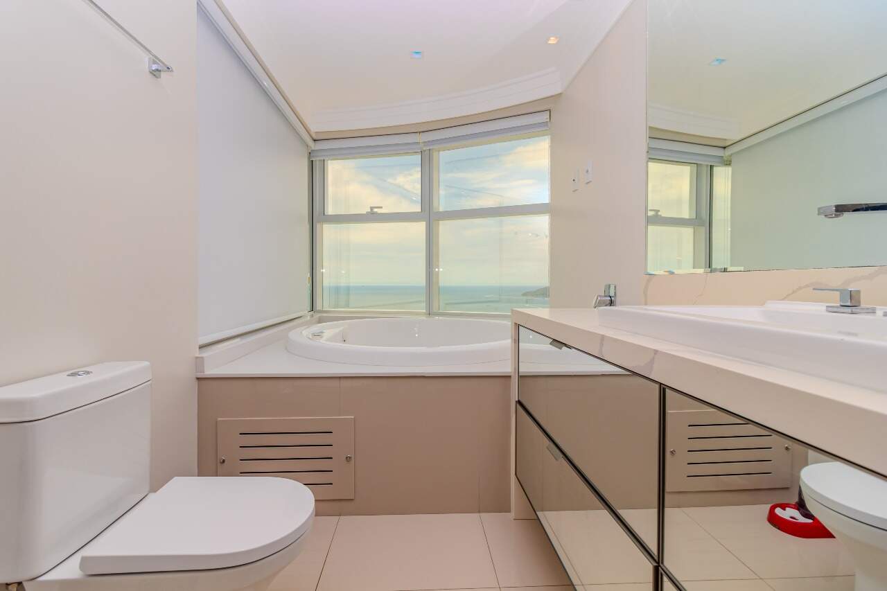 Apartamento à venda no Pioneiros: 