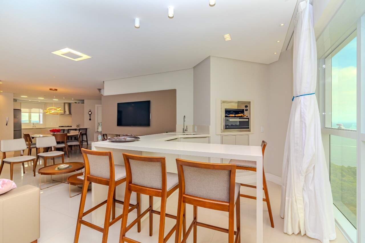 Apartamento à venda no Pioneiros: 