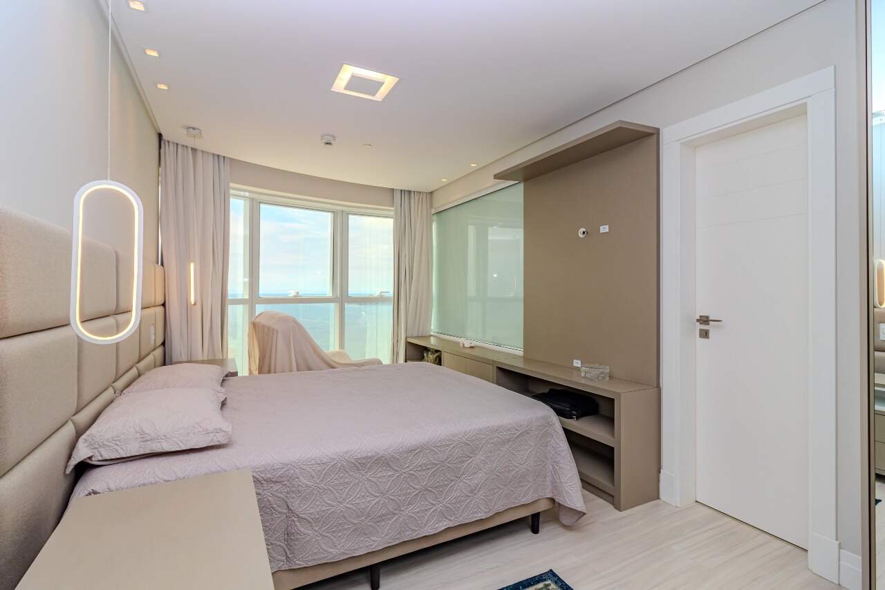 Apartamento à venda no Pioneiros: 