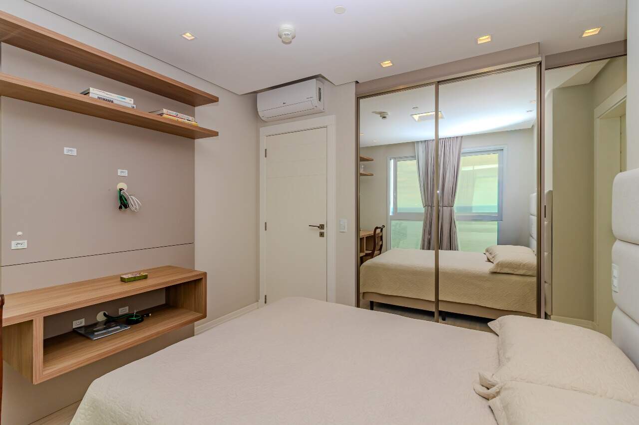 Apartamento à venda no Pioneiros: 