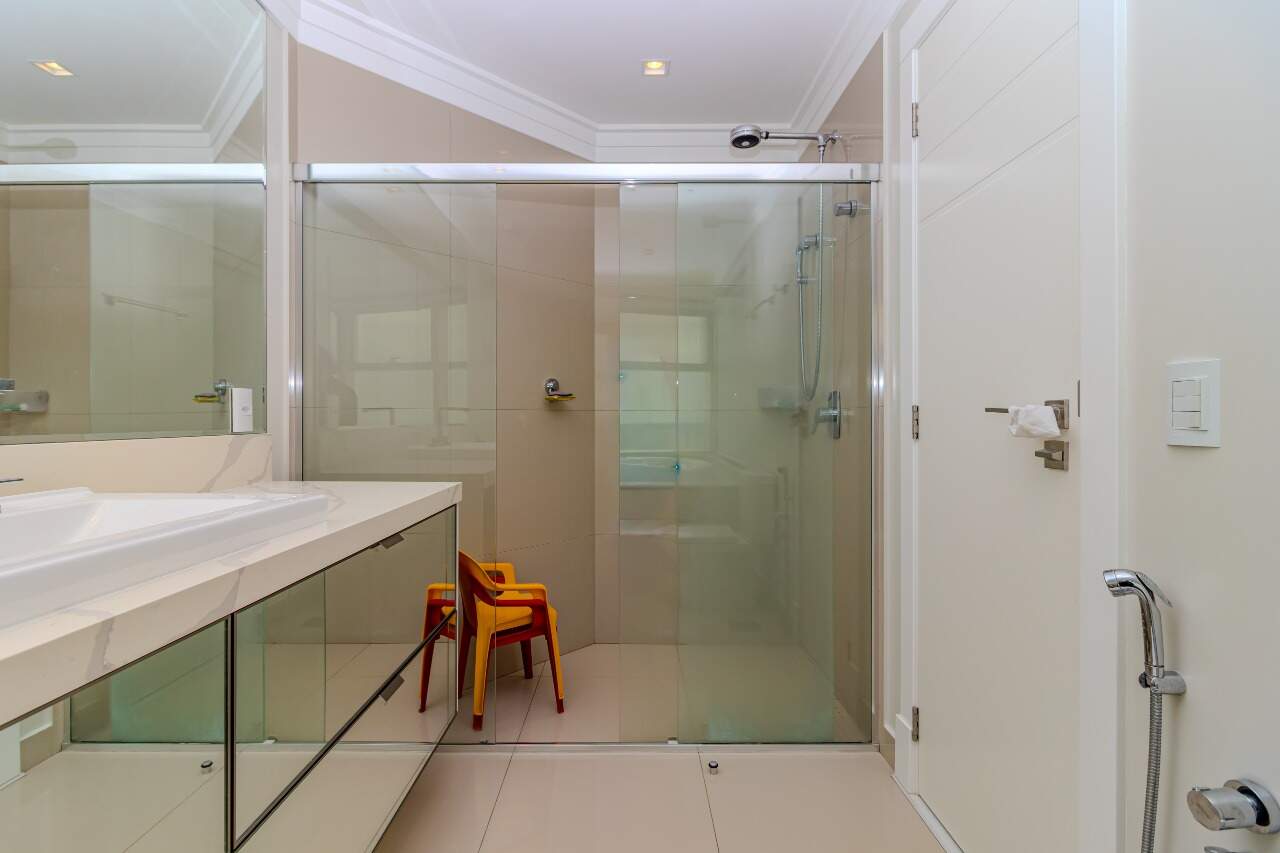 Apartamento à venda no Pioneiros: 