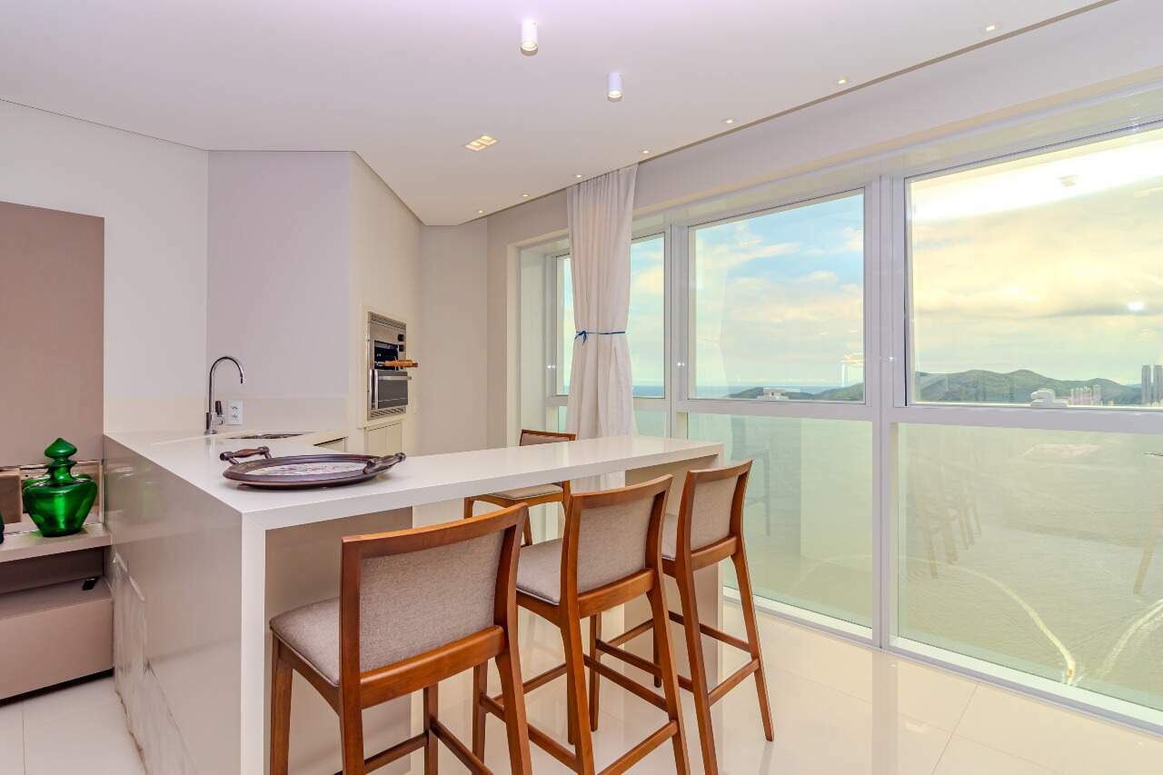 Apartamento à venda no Pioneiros: 