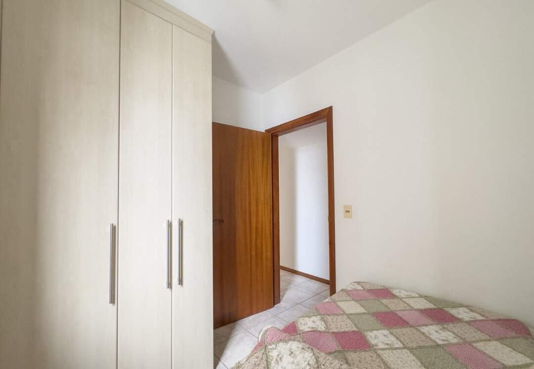 Apartamento à venda no Centro: Dormitório com armário embutido