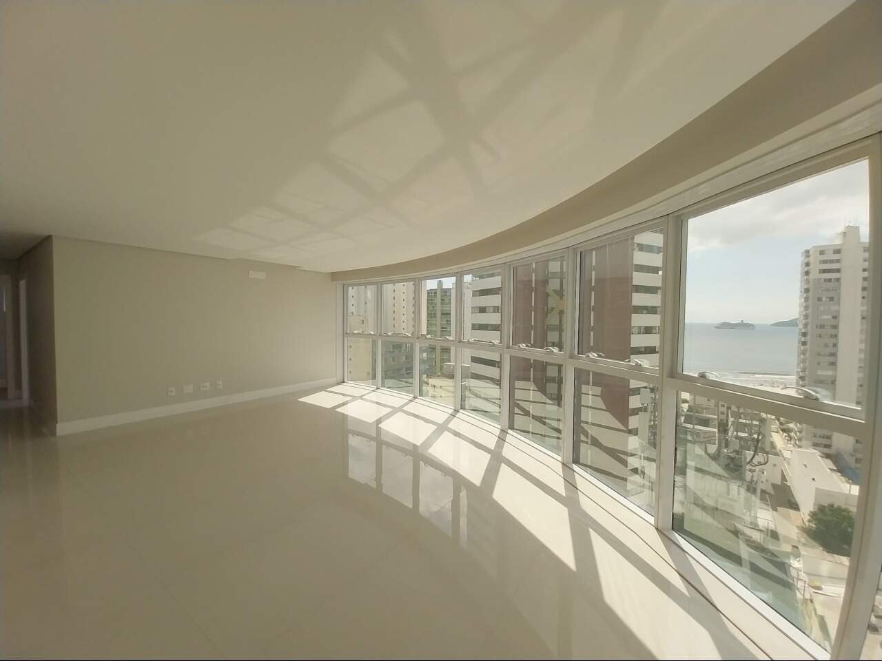 Apartamento à venda no Pioneiros: 