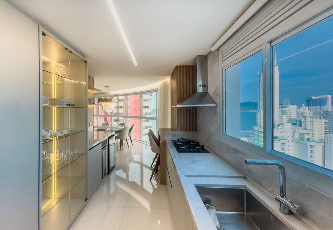 Apartamento à venda no Pioneiros: 