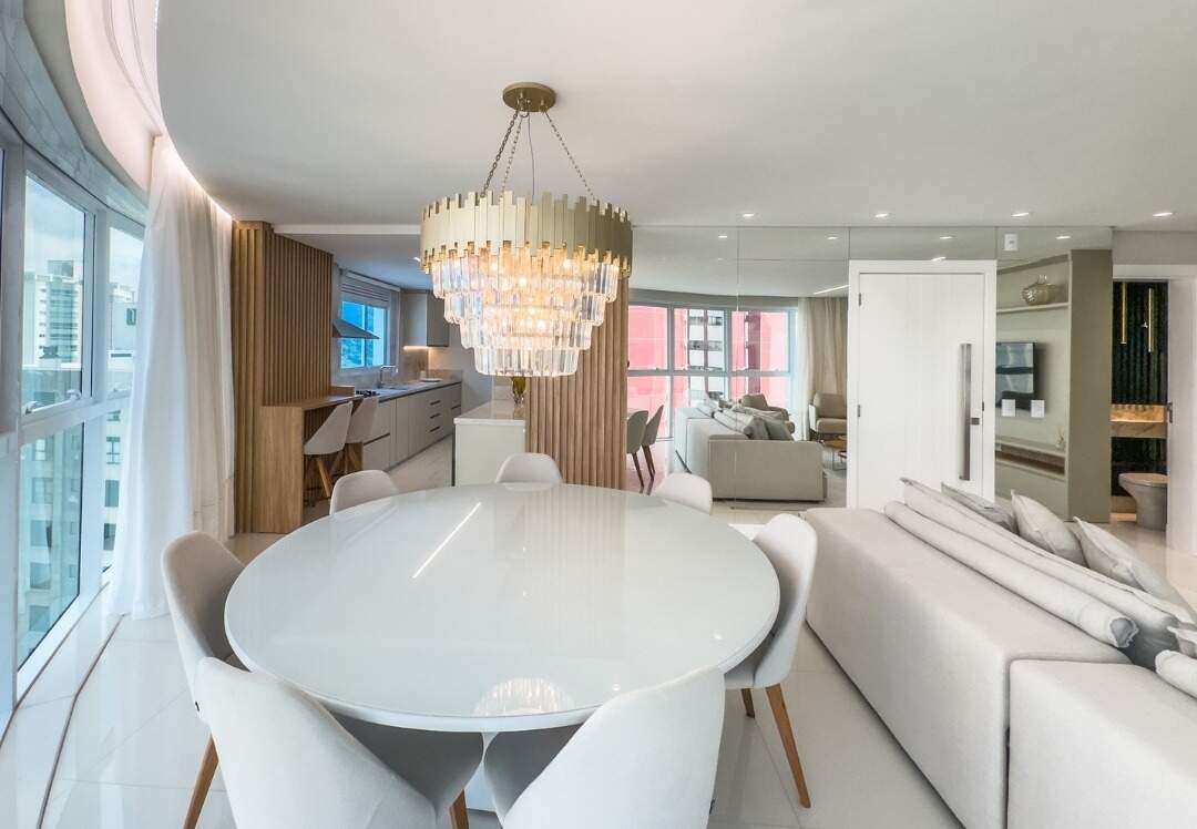 Apartamento à venda no Pioneiros: 