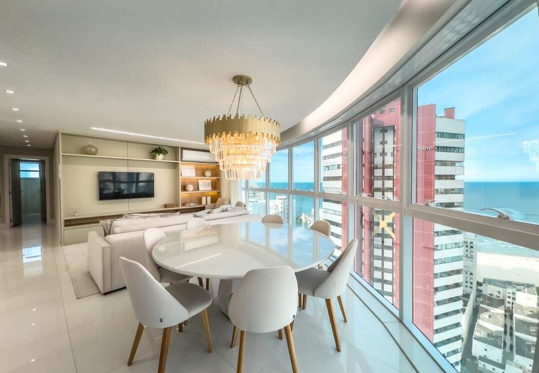 Apartamento à venda no Pioneiros: 