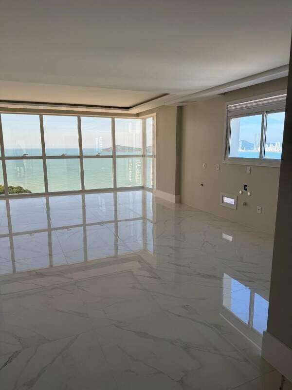 Apartamento à venda no Pioneiros: