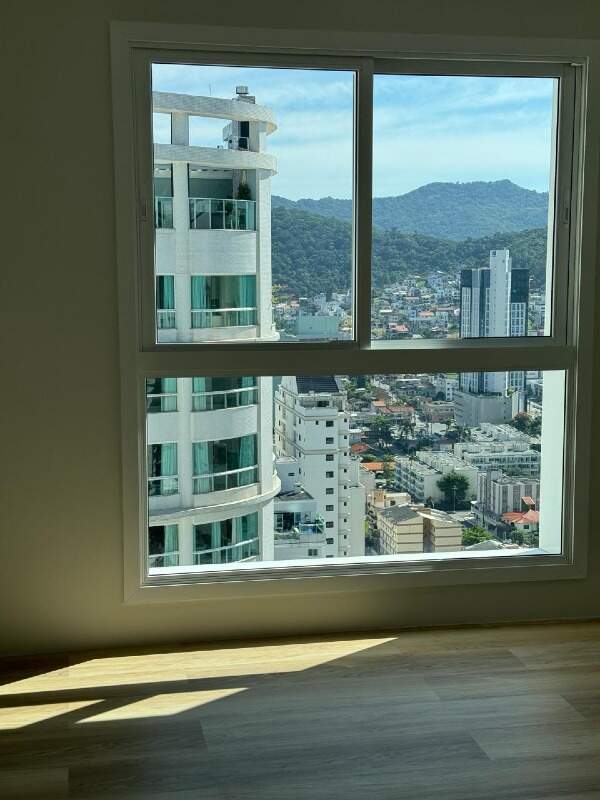 Apartamento à venda no Pioneiros: