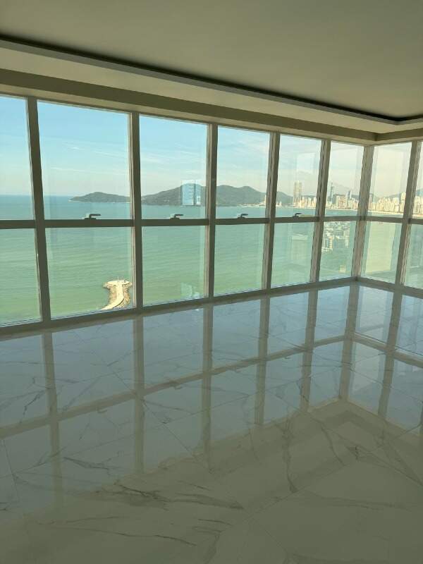 Apartamento à venda no Pioneiros: