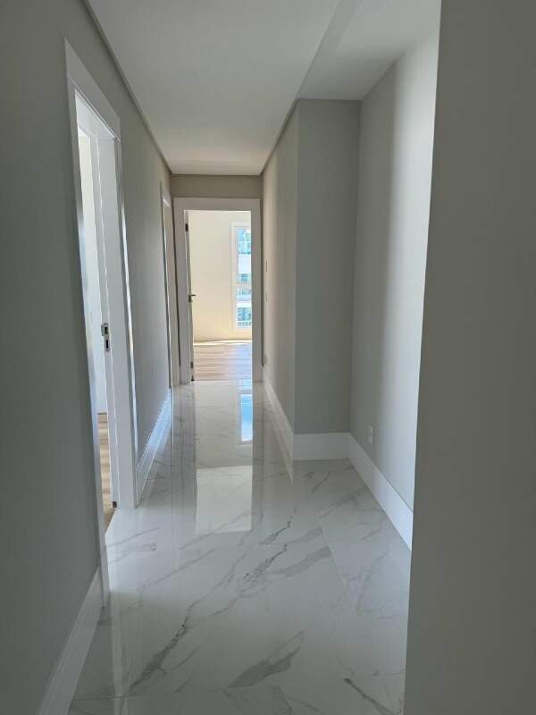 Apartamento à venda no Pioneiros: